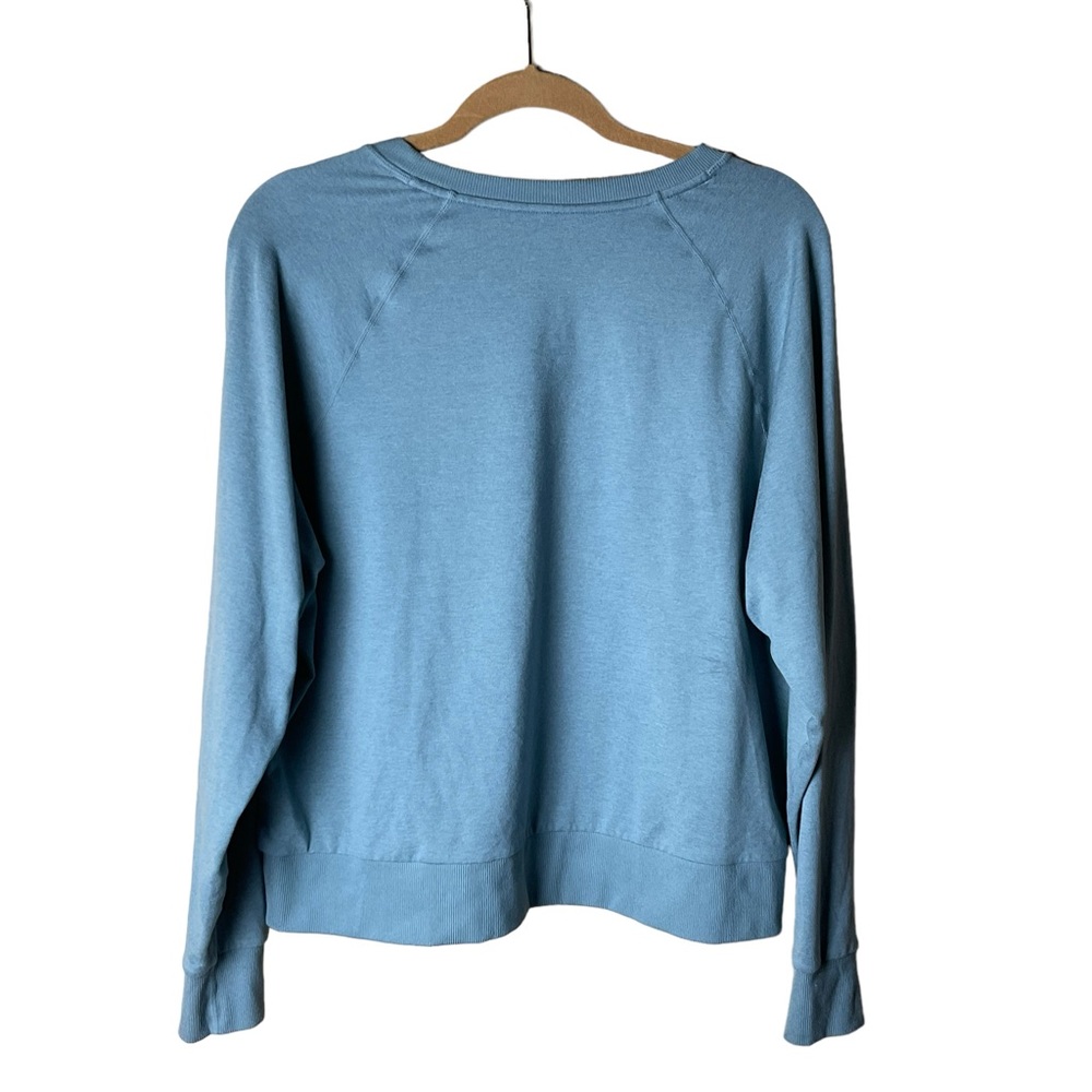 Vuori Halo Crew  Women's Long sleeve Sweatshirt. Size: L